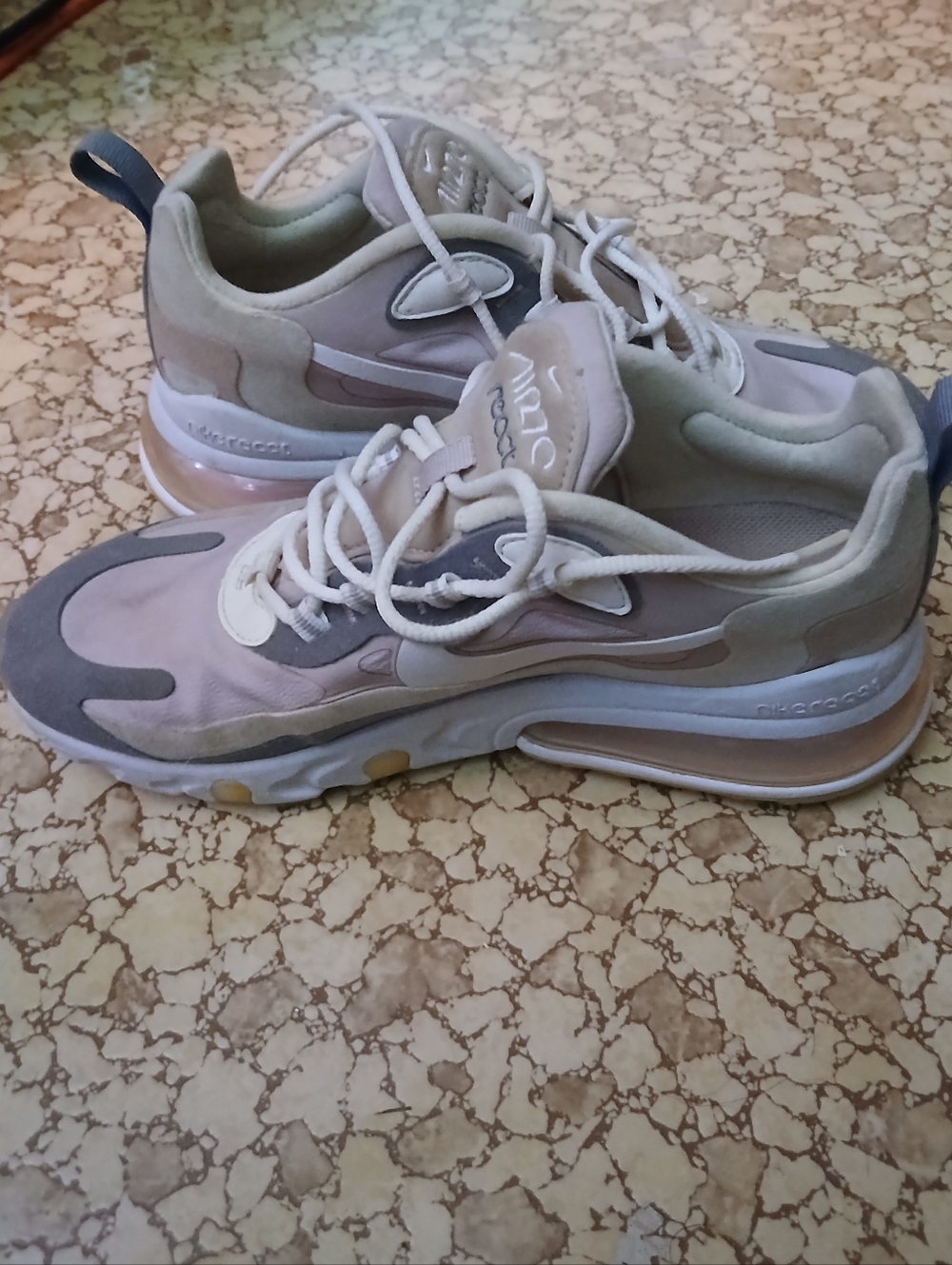 Nike Air Max 270 React women's sneakers, in the Grey Fog/Light Smoke Grey